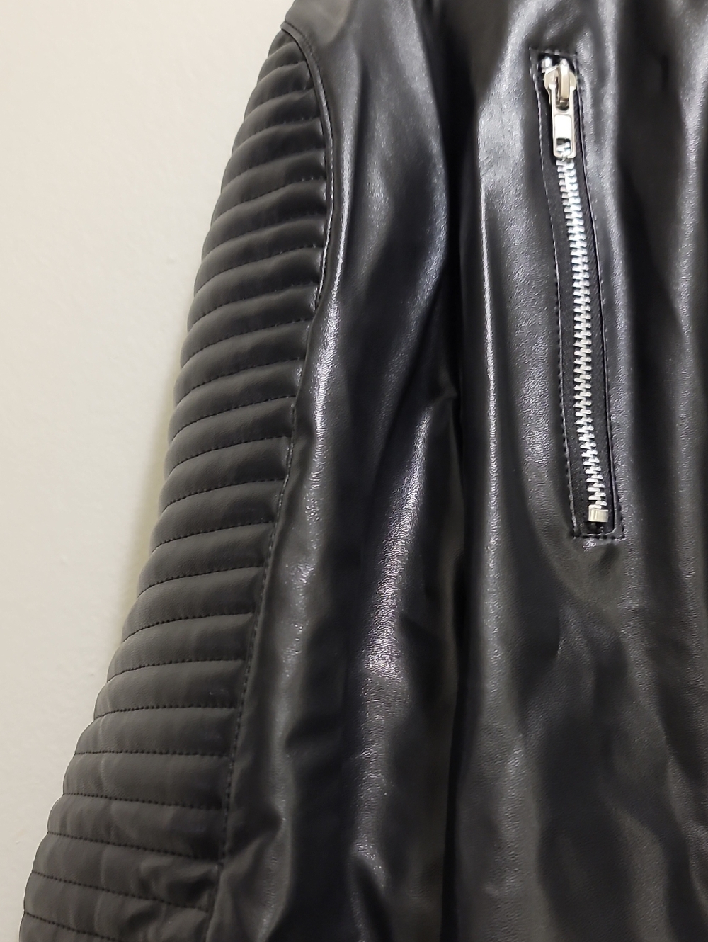 Classic Black Quilted Sleeve Chic Leather Jacket - Women - Picture 6 of 11